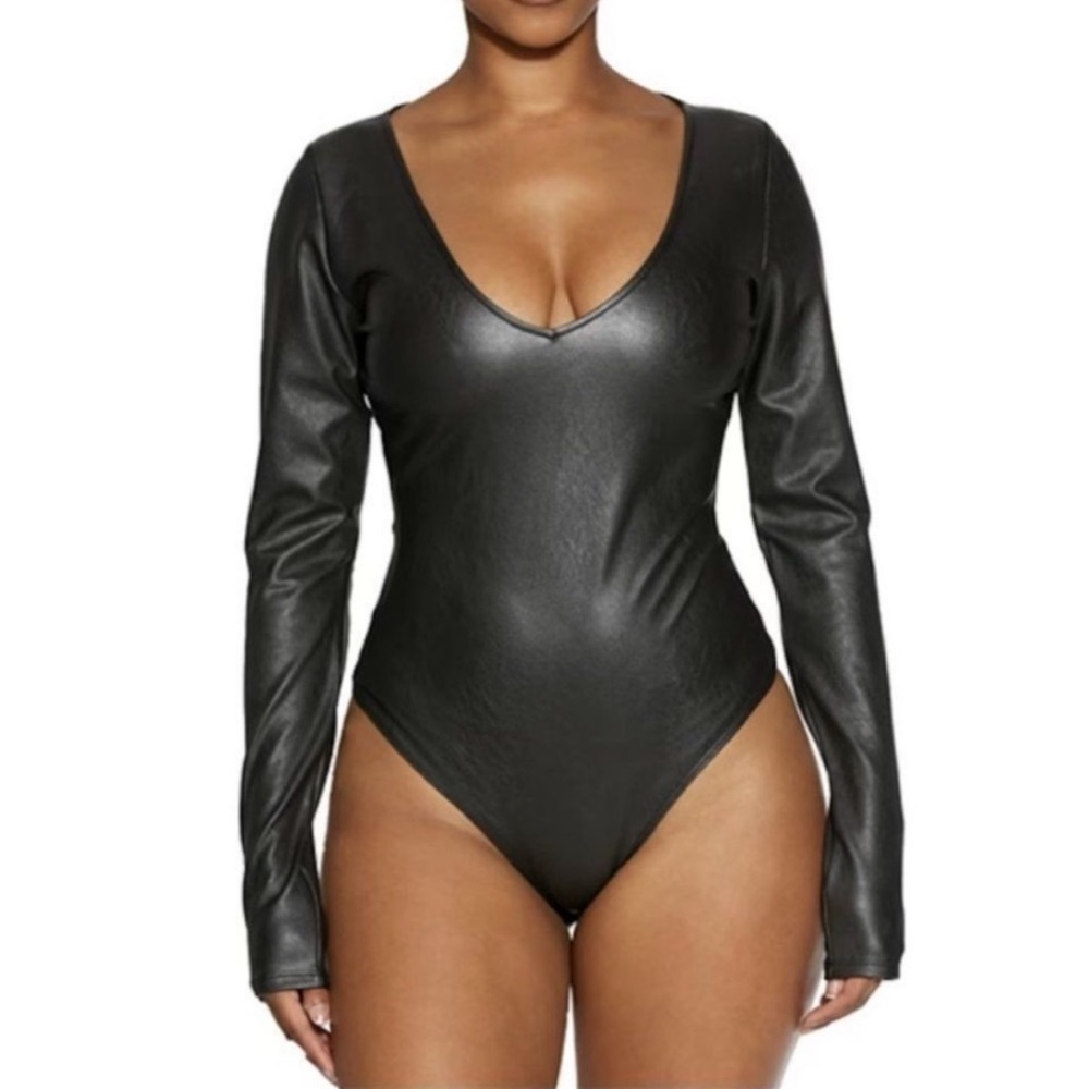 Naked Wardrobe Faux Leather Bodysuit in Black Size Small